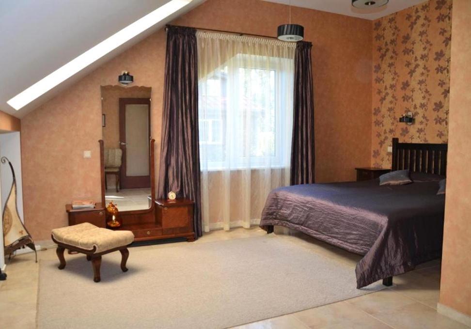 Classic Car Museum Apartment Riga Exterior foto